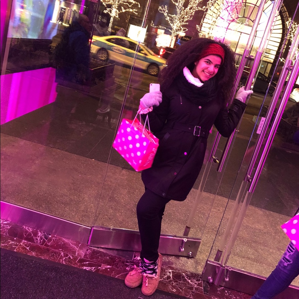 Meet your Posher, Amily